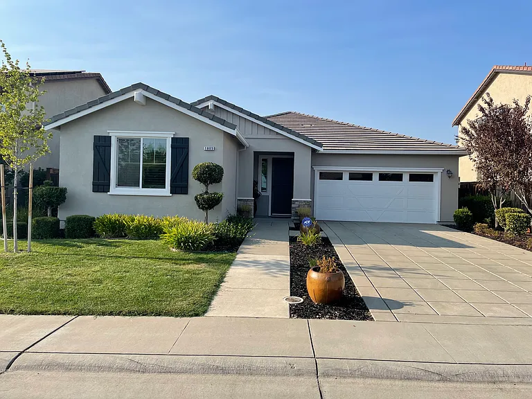 1805 Stageline Cir — Photo 1