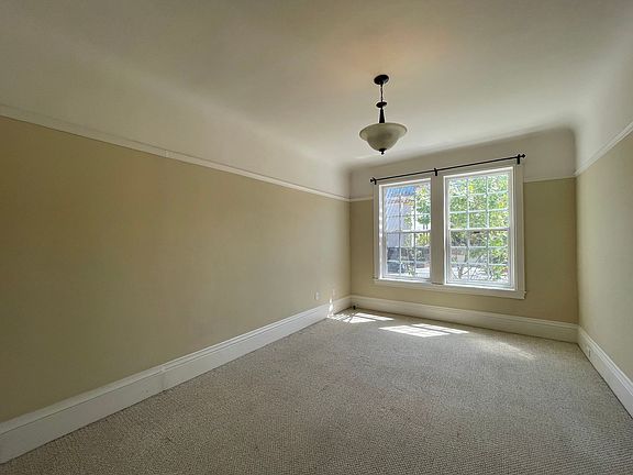 4th image of 2723-2727 Van Ness Ave #4