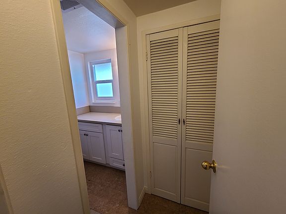 3rd image of 261 Ogle St