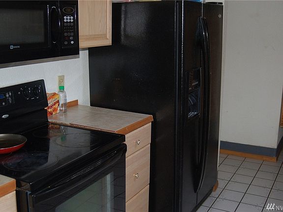 4th image of 3321 161st Avenue Ct E