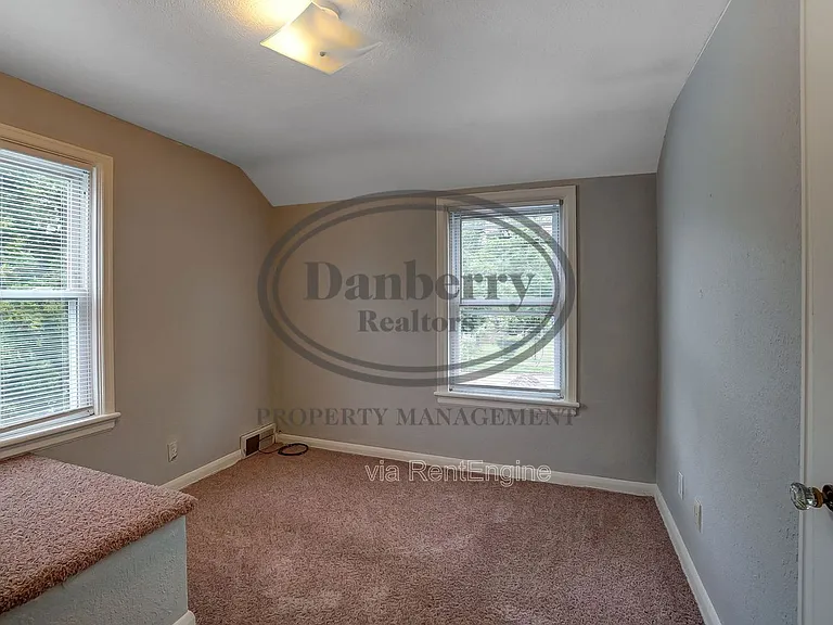 1017 Searles Rd — Photo 22