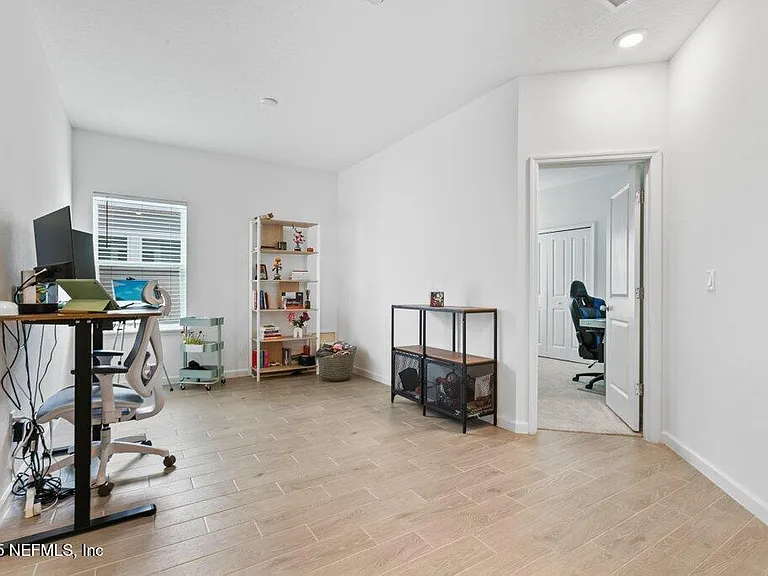 9719 Giada Dr — Photo 27