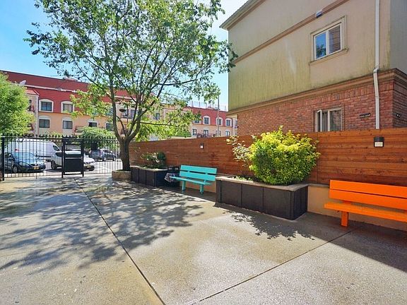 3rd image of 2800 Coyle St APT 619