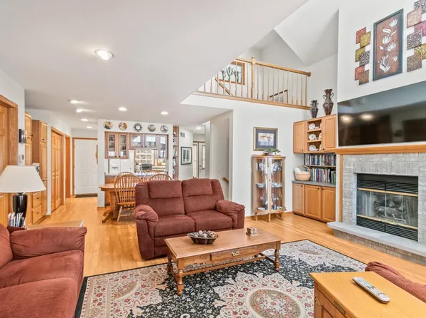 5694 STEEPLECHASE Drive, Waunakee, WI 53597