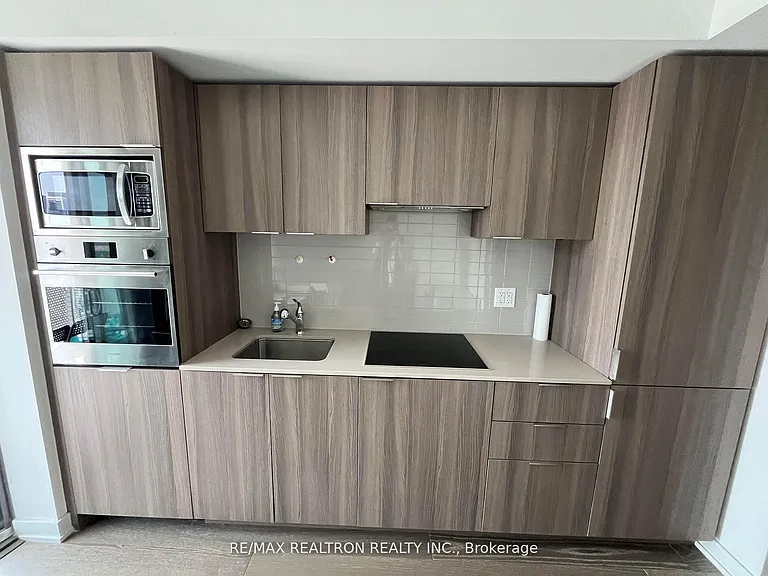 11 Wellesley St W #2712 — Photo 6