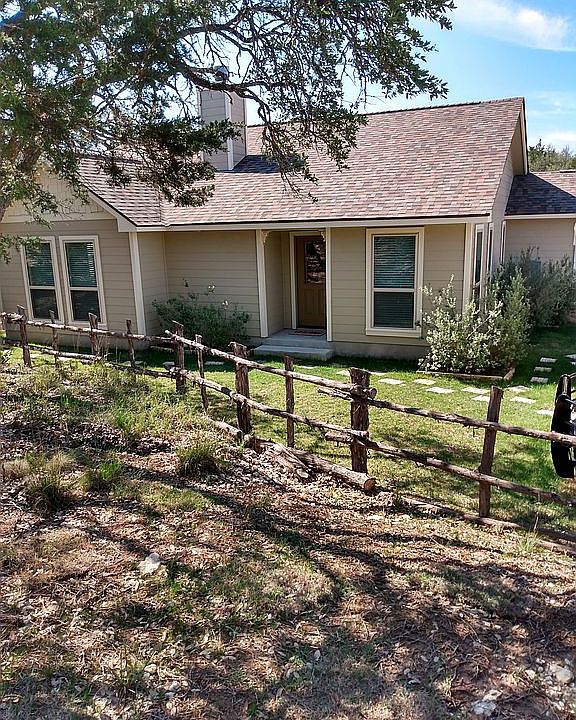 1st image of 195 Deer Oaks Dr