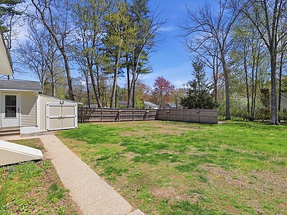 3rd image of 24 Souhegan Drive