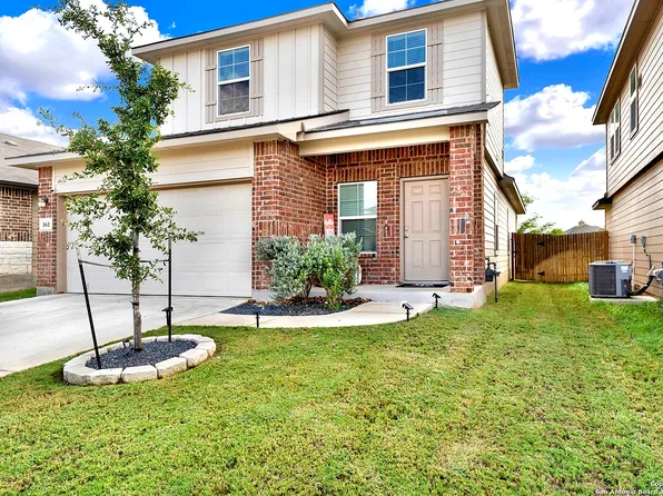 161 MIDDLE GREEN LOOP, Floresville, TX 78114