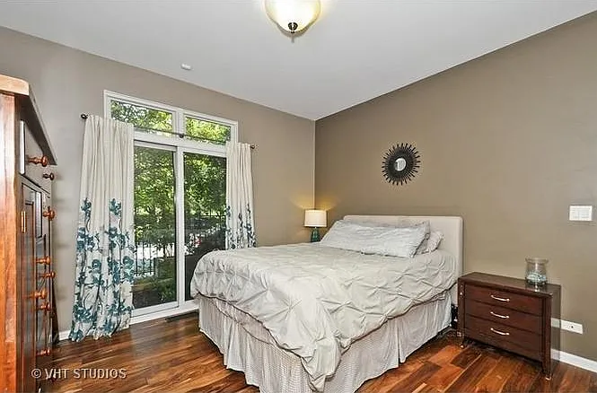 1521 S Indiana Ave — Photo 4