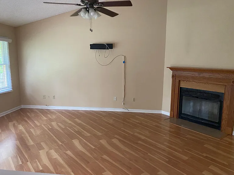 1424 Clear Brook Dr — Photo 21
