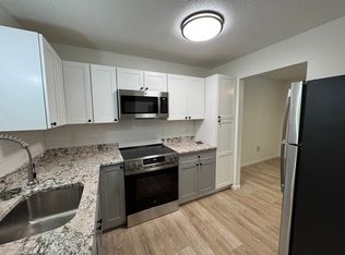 39 Bayberry Ln, South Burlington, VT 05403