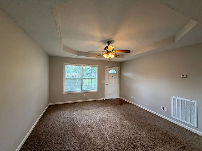 7003 Clara Ct — Photo 3