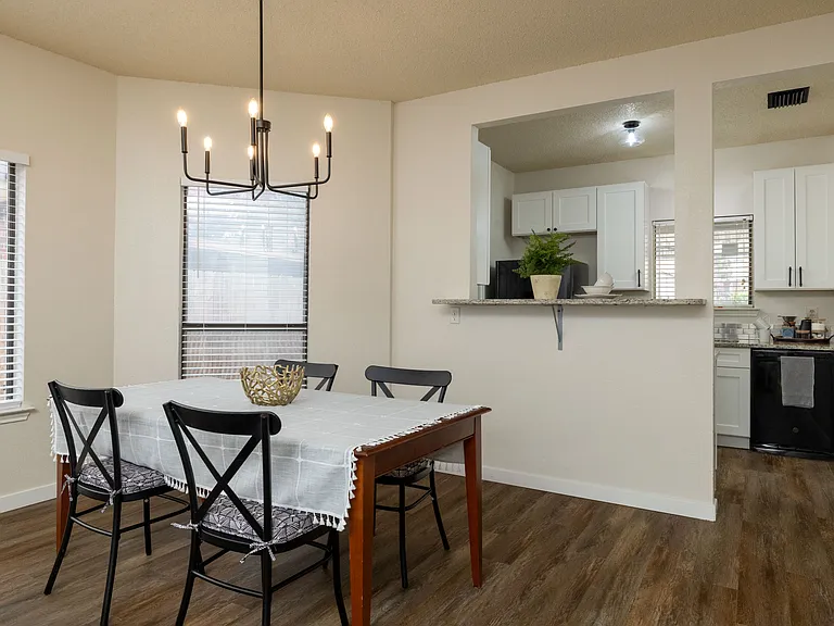 Dining area- room for 4 people