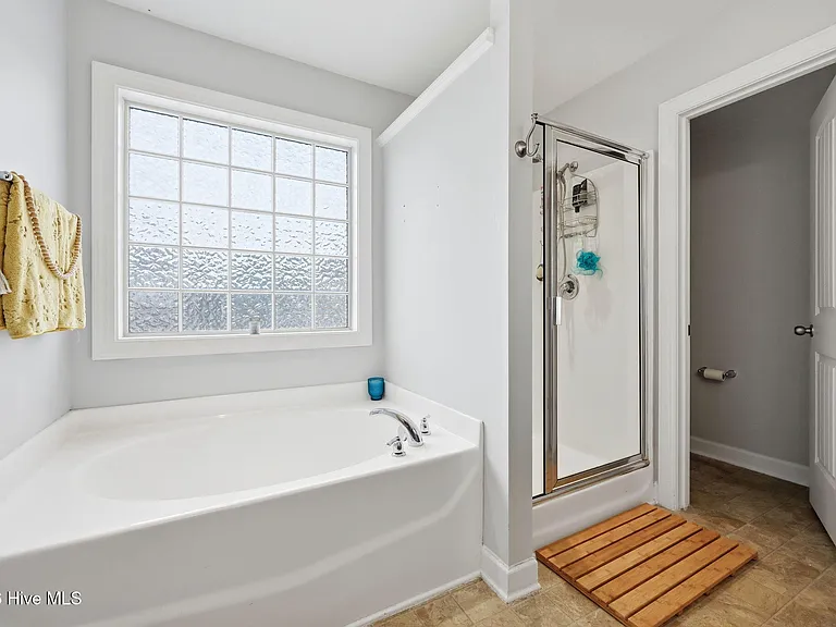 90 Quatrefoil Ct — Photo 29