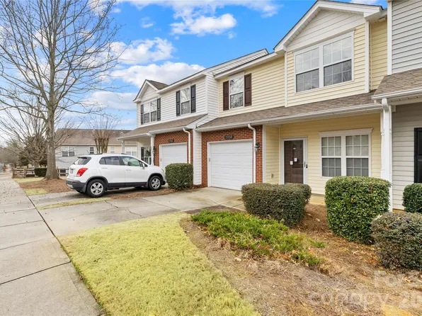 15558 Stronvar House Ln, Charlotte, NC 28277