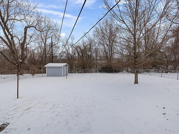 3rd image of 230 Humes Ln
