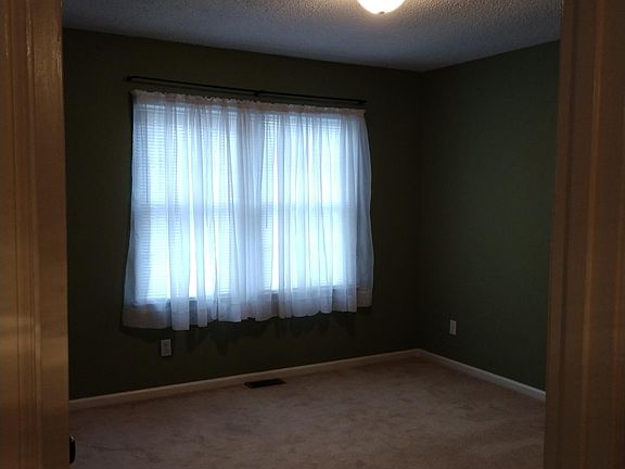 5th image of 1111 Grovemont Dr
