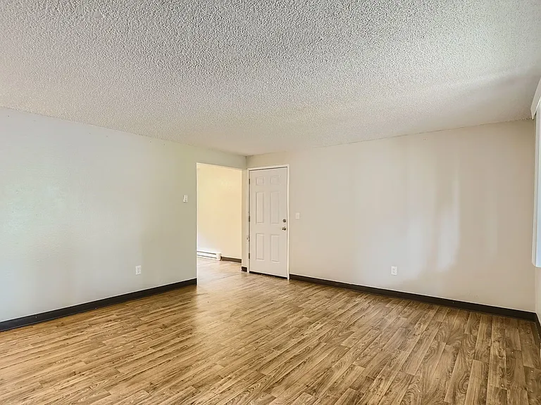 691 Molalla Ave #7 — Photo 9
