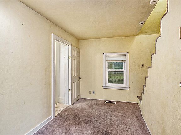 5th image of 1116 Bronson Ave
