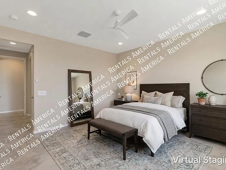 7631 W Laurel Ln — Photo 2