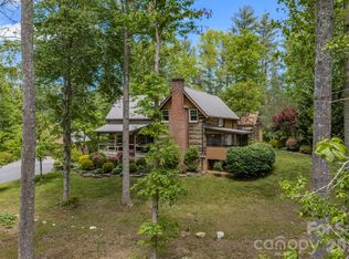 75 Old Gap Creek Rd, Fairview, NC 28730