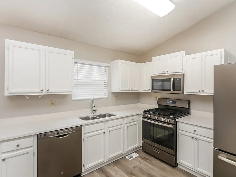 6018 Valley Trails Ct — Photo 6