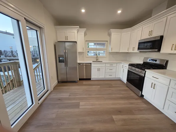 (undisclosed Address), Staten Island, NY 10305
