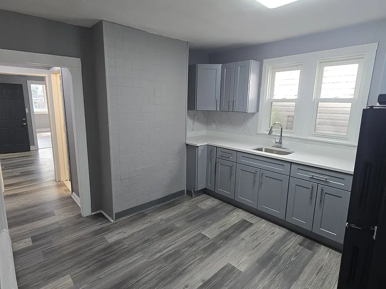 132 Randolph Ave #2 — Photo 16
