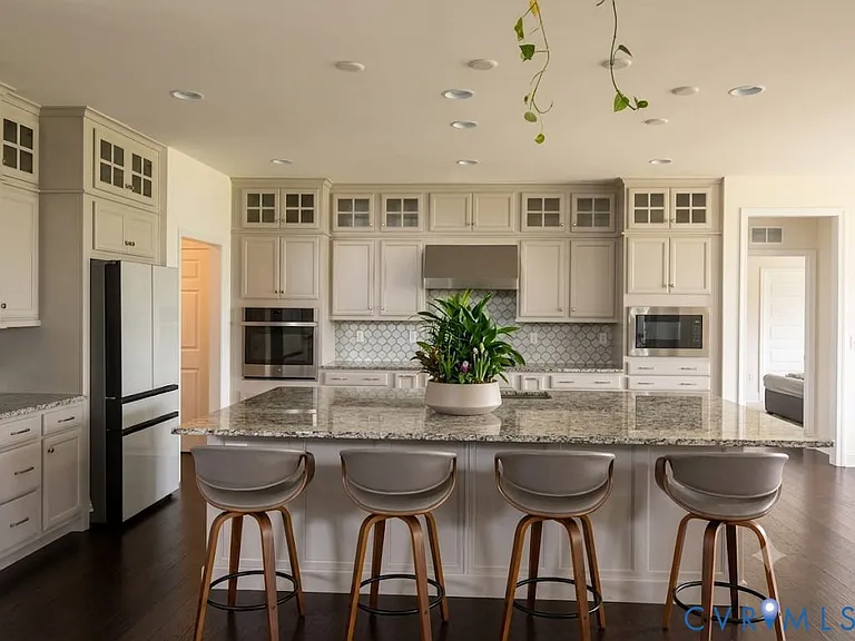 18037 Bay Point Way — Photo 3