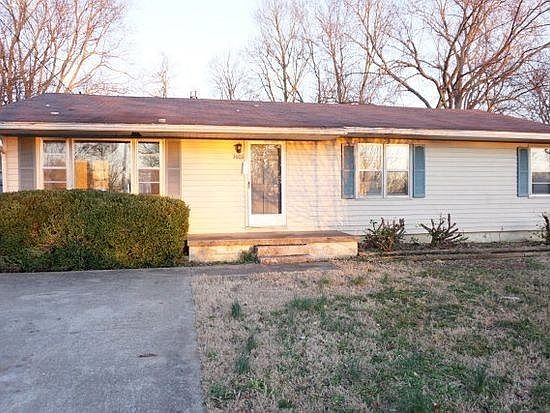 2nd image of 3606 Gale Ln
