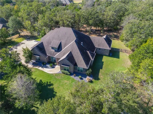 18823 Indian Lakes Dr, College Station, TX 77845