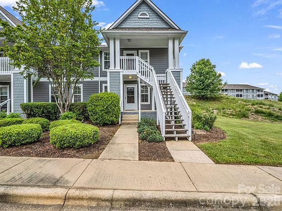2nd image of 3005 Sagamore Ln