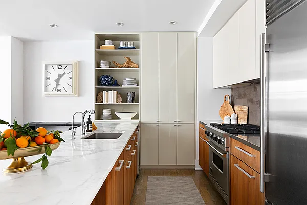 Sold by Compass | media 17