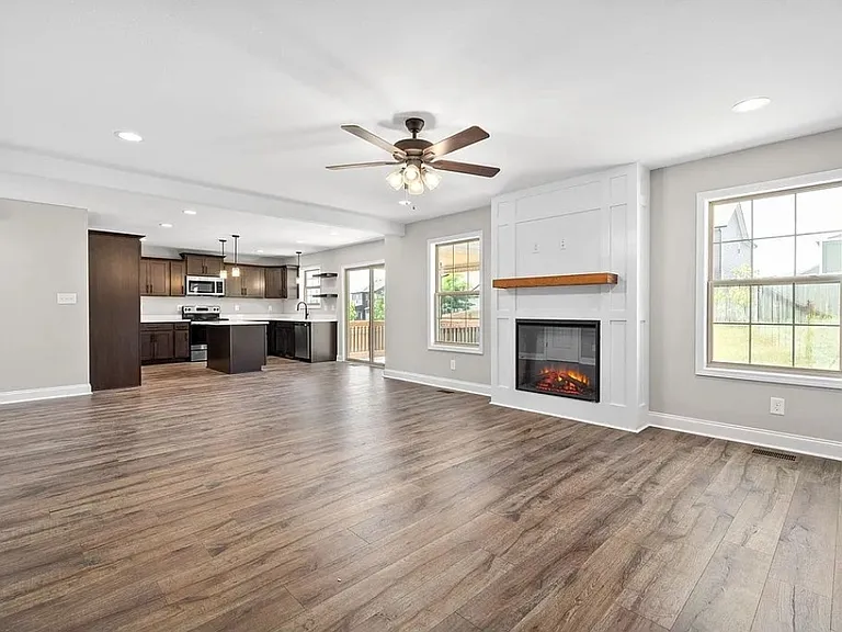 736 Banister Dr — Photo 12