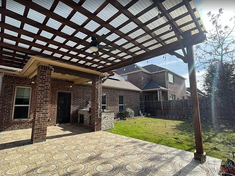 604 Darby Ln — Photo 20