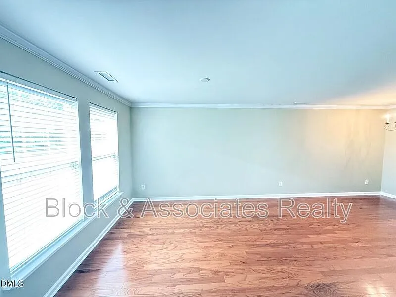 2 bed, 2.5 bath, $1,850 — Photo 4