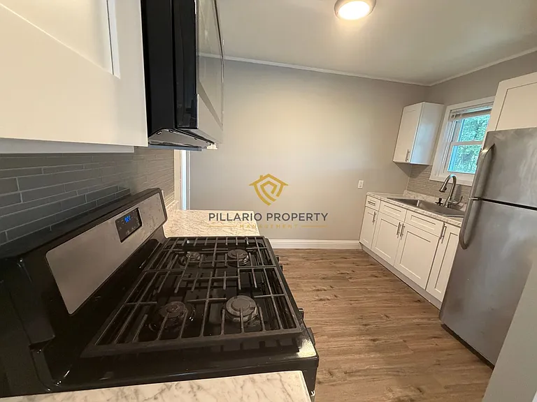 2220 E 46th St — Photo 3