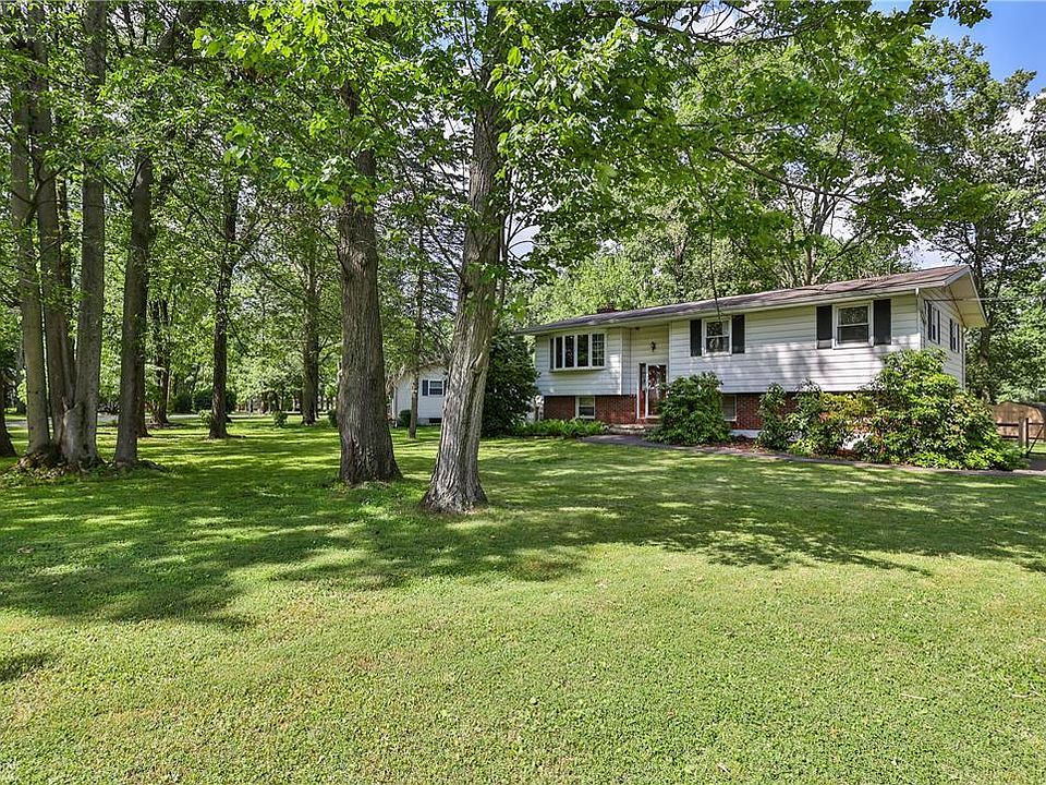 1st image of 194 Beechwood Ln