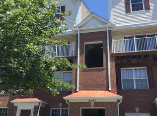 2497 Angeline Dr APT 303, Herndon, VA 20171