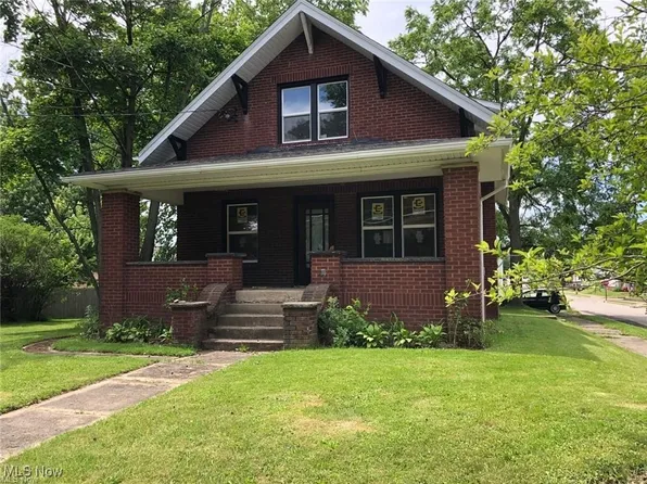 161 Woodside Ave NE, North Canton, OH 44720