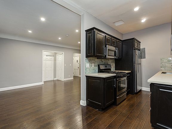 4th image of 7229 Willoughby Ave APT 3