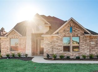 5425 Silver Spur Trl, Midlothian, TX 76065