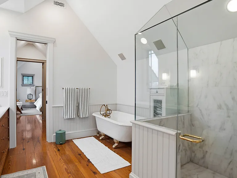 32 Oakland Ave — Photo 22