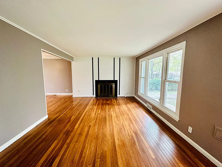 7047 Linden St — Photo 3