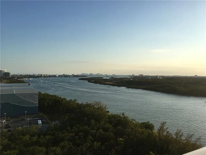 2 bed, 2.0 bath, 1550 sqft, $3,395 — Photo 4