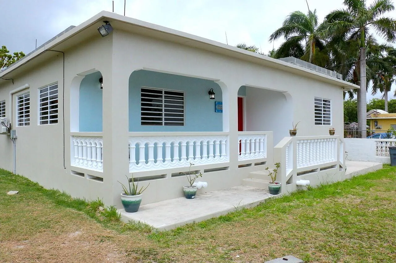 4 bed, $3,500 — Photo 1