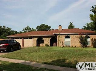 6524 Riddle Dr, North Richland Hills, TX 76182