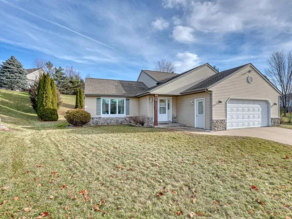 1205 Red Pine COURT, West Bend, WI 53090