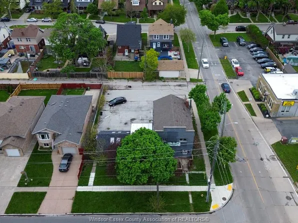 1898 Shepherd St E, Windsor, ON N8Y 1T5