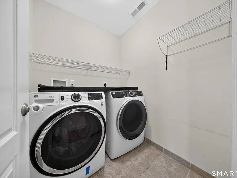 88 Maple Tree Ave #E — Photo 17